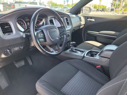 Used 2023 Dodge Charger SXT RWD image 9