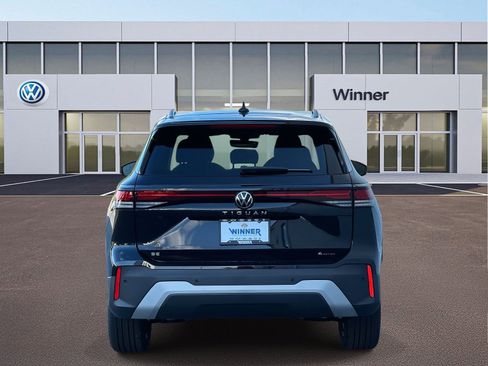 New 2025 Volkswagen Tiguan SE image 4