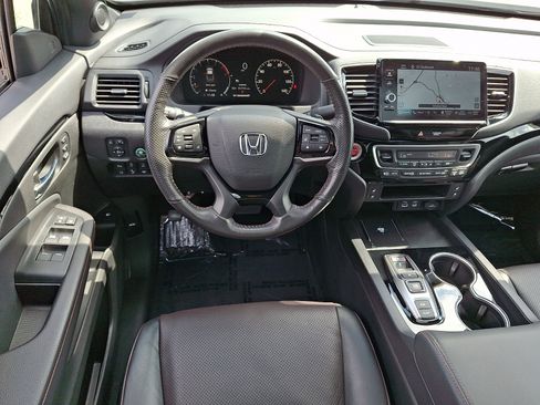 Used 2025 Honda Ridgeline Black Edition image 12