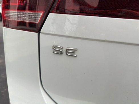 Used 2024 Volkswagen Tiguan SE image 12