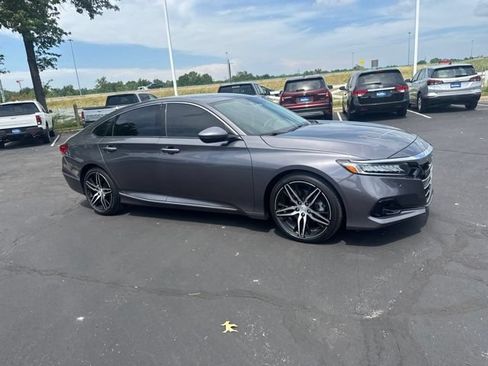 Used 2021 Honda Accord Touring image 6