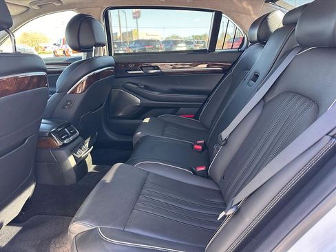 Used 2017 Genesis G90 3.3T Premium image 12