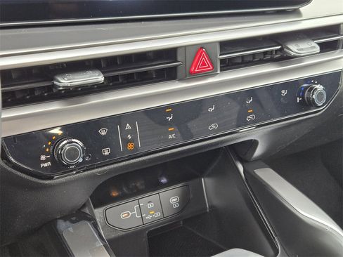 New 2026 Kia Sorento LX image 14