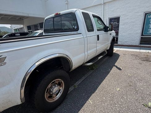Used 2003 Ford F250 Lariat AWD/4WD image 4