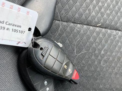 Used 2010 Dodge Grand Caravan Hero image 46