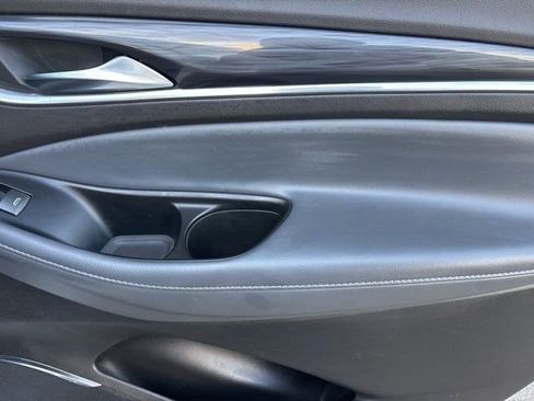 Used 2024 Buick Enclave Premium image 37