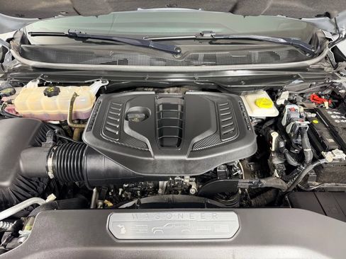 Used 2024 Jeep Wagoneer 2WD image 34