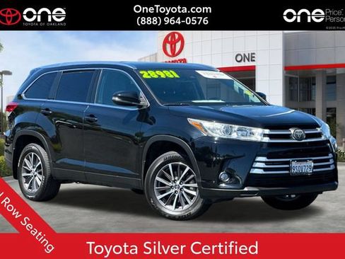 Certified 2019 Toyota Highlander XLE AWD/4WD image 1