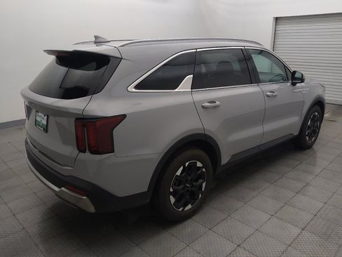 Used 2024 Kia Sorento S w/ Panoramic Sunroof Package FWD image 9
