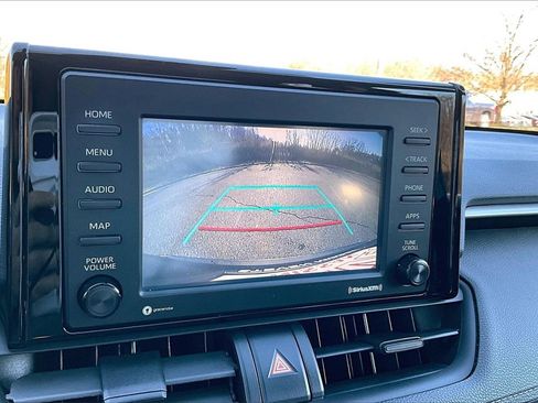 Used 2020 Toyota RAV4 XLE image 13