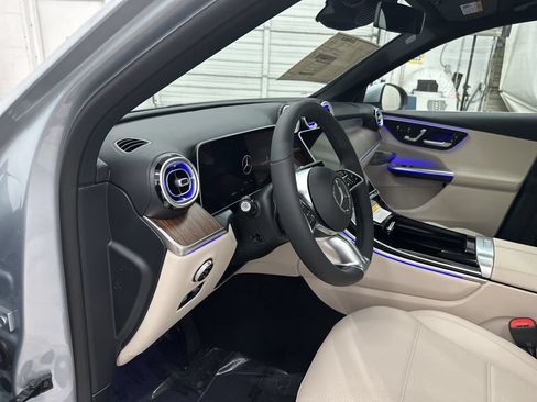 Used 2026 Mercedes-Benz GLC 300 image 9