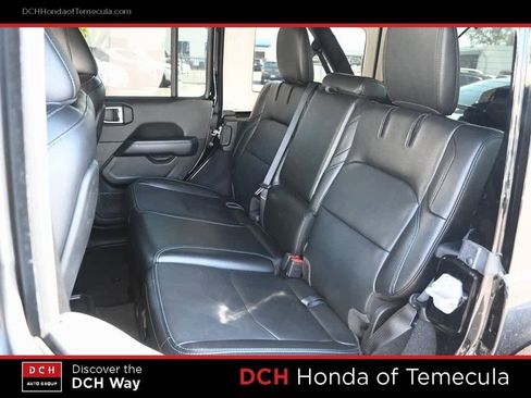 Used 2021 Jeep Wrangler Unlimited Rubicon w/ Cold Weather Group image 19