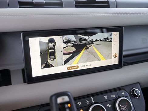 Used 2024 Land Rover Defender 110 X-Dynamic SE image 16