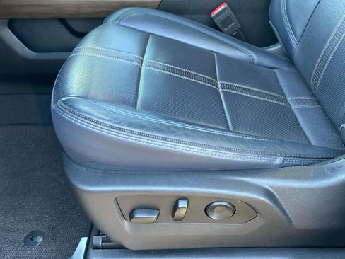 Used 2023 Chevrolet Silverado 1500 High Country w/ Technology Package image 13