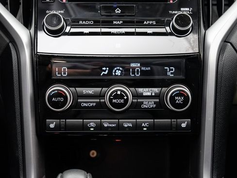 Used 2022 Subaru Ascent Limited w/ Technology Package image 21