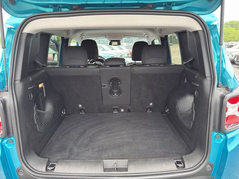 Used 2019 Jeep Renegade Altitude w/ Quick Order Package 2XM AWD/4WD image 35