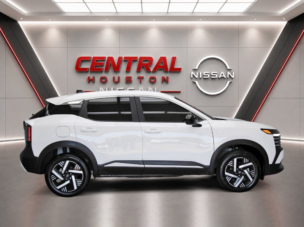Used 2026 Nissan Kicks SV w/ SV Premium Package FWD image 5