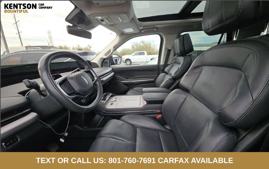 Used 2025 Lincoln Navigator Reserve AWD/4WD image 4