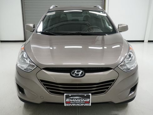Used 2011 Hyundai Tucson GLS image 2
