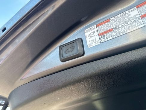 Used 2018 Toyota RAV4 XLE image 8