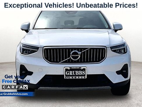 Used 2023 Volvo XC40 B4 Plus w/ Protection Package Premier FWD image 3