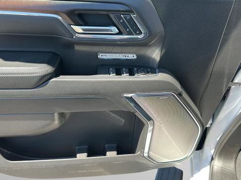 Used 2024 GMC Sierra 1500 Denali w/ Technology Package AWD/4WD image 11