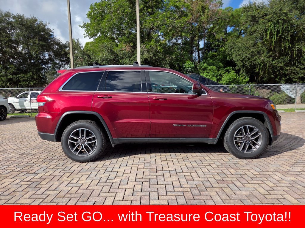 Used 2019 Jeep Grand Cherokee Laredo w/ 18" Wheel & 8.4" Radio Group AWD/4WD image 13