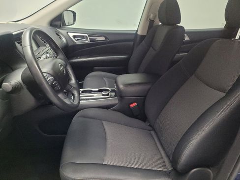Used 2019 Nissan Pathfinder SV image 17