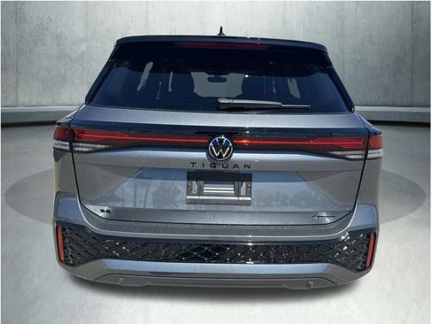New 2026 Volkswagen Tiguan SE R-Line AWD/4WD image 4