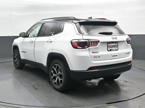 Used 2025 Jeep Compass Limited AWD/4WD image 10