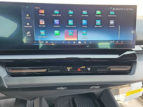 Used 2025 BMW 530i w/ Premium Package image 21