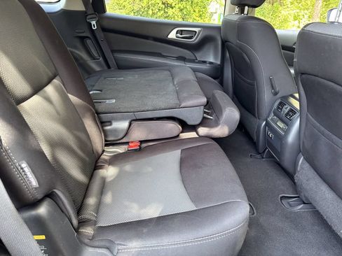 Used 2019 Nissan Pathfinder S AWD/4WD image 28