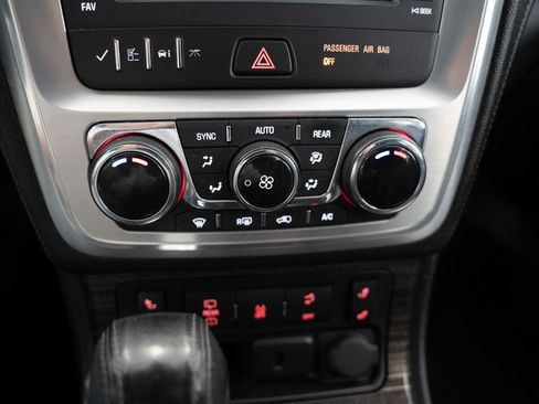 Used 2016 GMC Acadia SLT AWD/4WD image 18