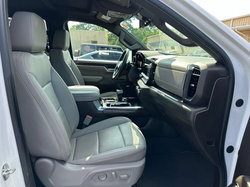 Used 2024 GMC Sierra 1500 SLT w/ SLT Premium Package AWD/4WD image 18