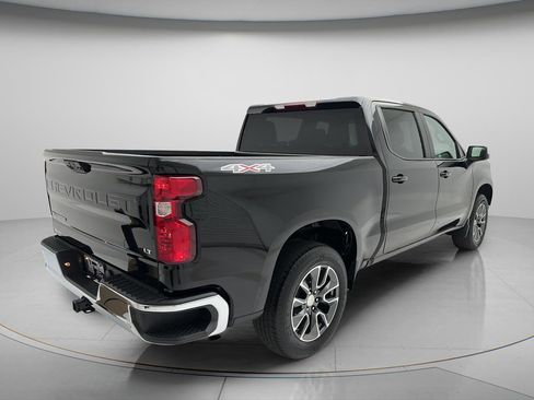 Used 2024 Chevrolet Silverado 1500 LT AWD/4WD image 3