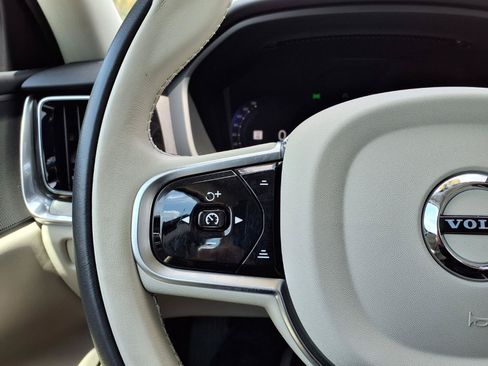Certified 2025 Volvo S60 B5 Plus AWD/4WD image 29