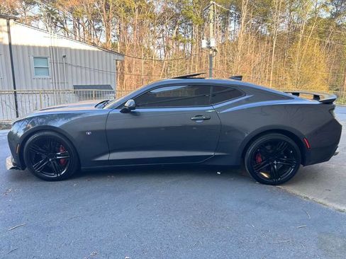 Used 2017 Chevrolet Camaro SS image 8