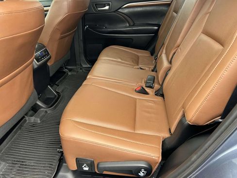 Used 2019 Toyota Highlander Limited AWD/4WD image 14