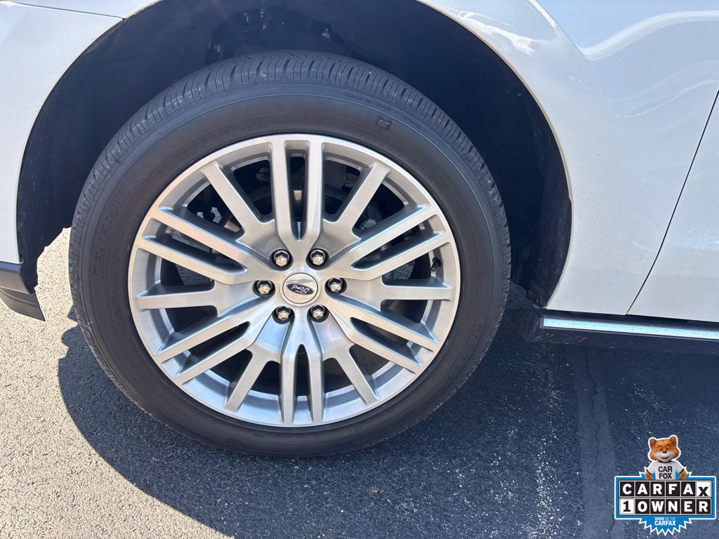 Used 2024 Ford Expedition Limited AWD/4WD image 9