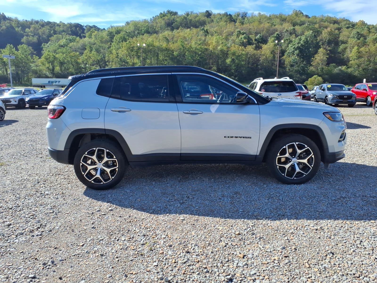 Used 2024 Jeep Compass Limited AWD/4WD image 4