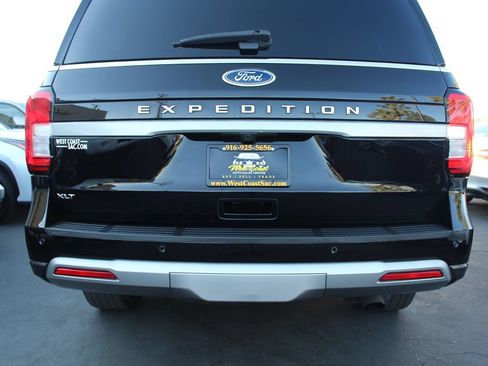 Used 2022 Ford Expedition XLT AWD/4WD image 16