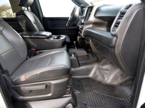 Used 2021 RAM 2500 Tradesman w/ Chrome Appearance Group AWD/4WD image 32