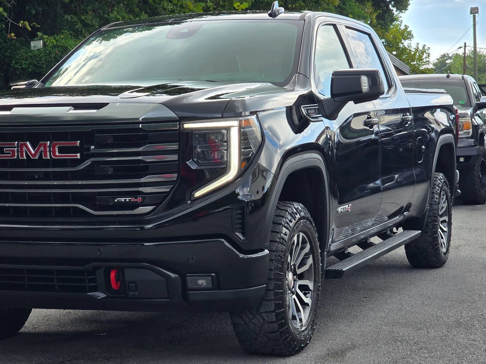 Used 2023 GMC Sierra 1500 AT4 AWD/4WD image 3