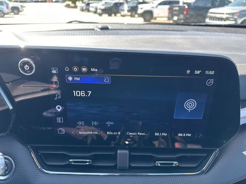 Used 2025 Chevrolet Equinox RS w/ Convenience Package III image 3