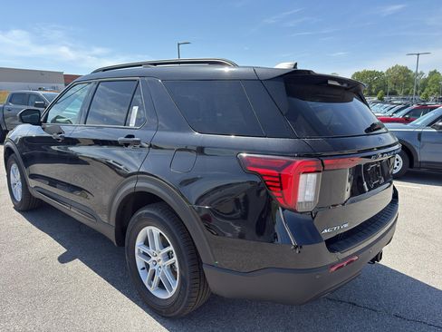 New 2026 Ford Explorer Active RWD image 7