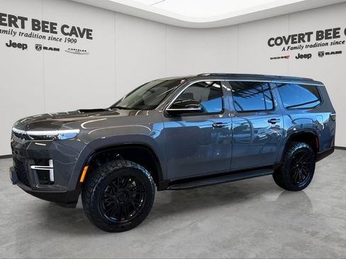 New 2026 Jeep Grand Wagoneer L image 4