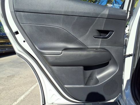 Used 2025 Hyundai Kona SEL FWD image 22