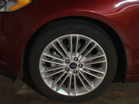 Used 2016 Ford Fusion Titanium image 10