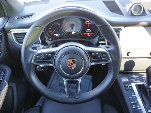 Used 2018 Porsche Macan S image 17