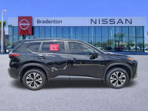 Used 2023 Nissan Rogue SV FWD image 4